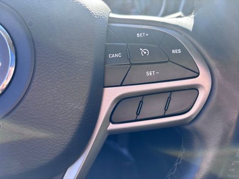 Used 2021 Jeep Cherokee Latitude Lux w/ Sun & Sound Group image 21