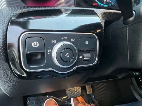 Used 2021 Mercedes-Benz A 220 4MATIC w/ Premium Package image 30