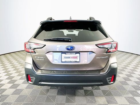 Used 2022 Subaru Outback Premium image 9