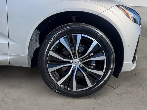 Certified 2024 Volvo XC60 B5 Plus w/ Protection Package Premier AWD/4WD image 9