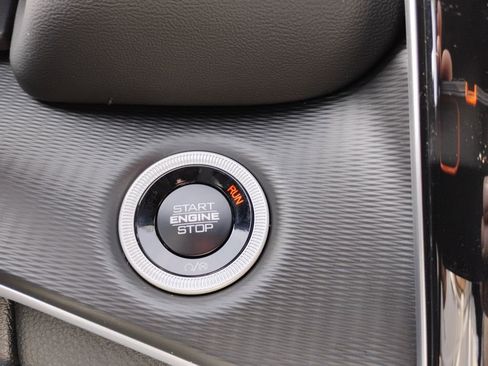 New 2025 Jeep Grand Cherokee Laredo w/ Trailer Tow Package image 33