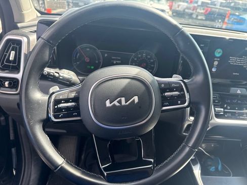 Used 2023 Kia Sorento EX AWD/4WD image 11