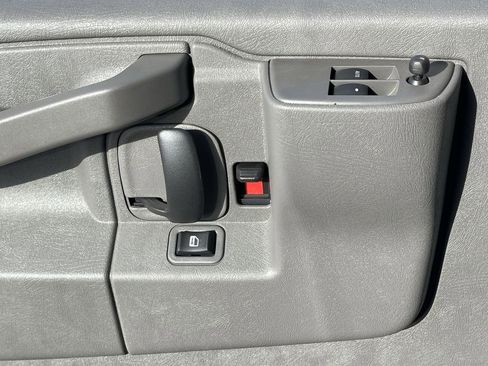 New 2025 GMC Savana 2500 Extended w/ Driver Convenience Package image 24