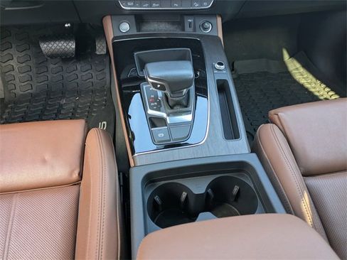 Used 2023 Audi Q5 e Premium Plus w/ Premium Plus Package image 29