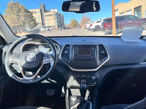 Used 2016 Jeep Cherokee Latitude w/ Comfort/Convenience Group image 29