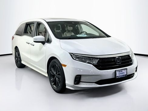 Used 2023 Honda Odyssey Touring image 3