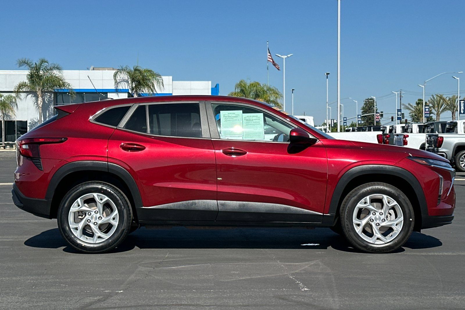 Used 2024 Chevrolet Trax LS w/ LS Convenience Package FWD image 3