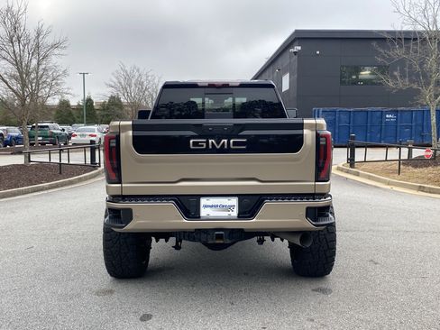 Used 2024 GMC Sierra 2500 AT4X image 16