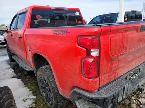 Used 2021 Chevrolet Silverado 1500 LT Trail Boss w/ LT Trail Boss Premium Package image 9