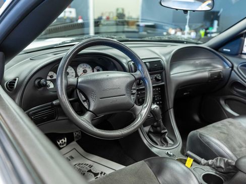 Used 2004 Ford Mustang Cobra RWD image 9
