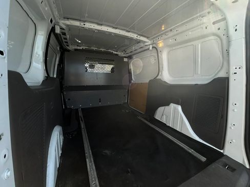 Used 2019 Ford Transit Connect XLT FWD image 11