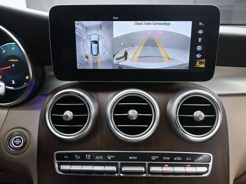 Used 2021 Mercedes-Benz GLC 300 image 12