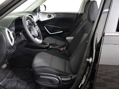 Certified 2025 Kia Soul LX FWD image 28