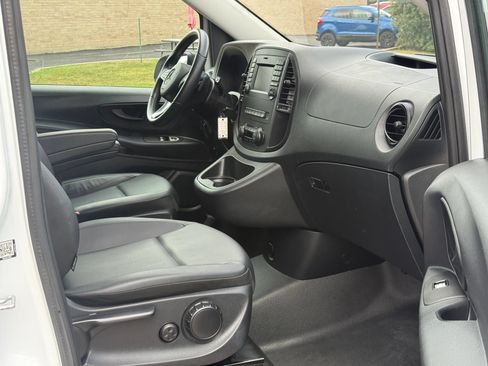Used 2019 Mercedes-Benz Metris Passenger image 10