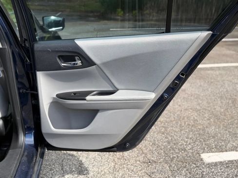 Used 2016 Honda Accord LX image 17