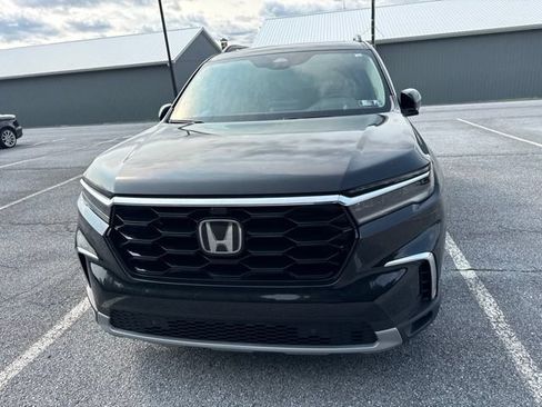 Used 2023 Honda Pilot Elite image 2