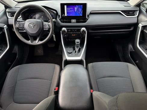 Used 2023 Toyota RAV4 LE AWD/4WD image 7