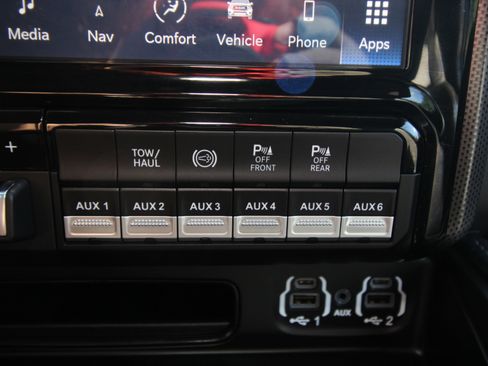 Certified 2024 RAM 3500 Limited image 38