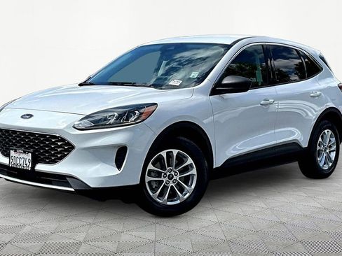 Used 2022 Ford Escape SE image 3