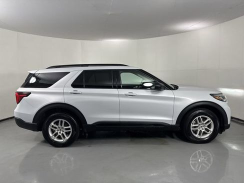 Used 2026 Ford Explorer Active AWD/4WD image 37