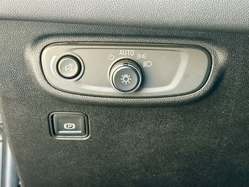 Used 2018 GMC Terrain SLE image 16