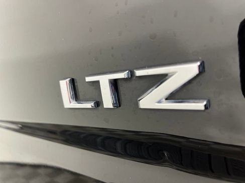 Used 2022 Chevrolet Silverado 1500 LTZ w/ LTZ Premium Package AWD/4WD image 4