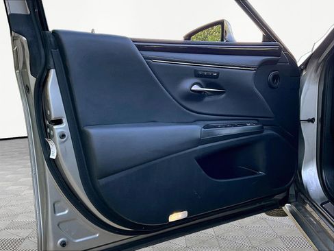 Used 2021 Lexus ES 300h w/ ES 300h Ultra Luxury Package FWD image 20