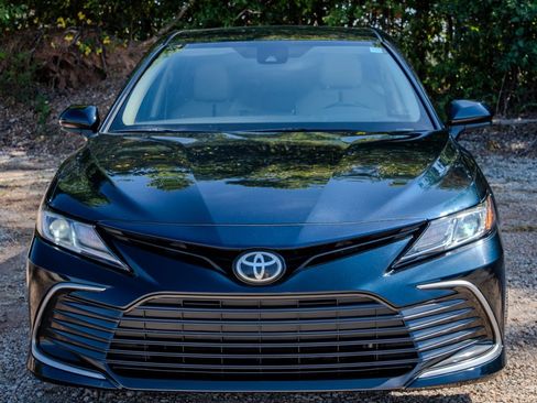 Used 2021 Toyota Camry LE FWD image 8