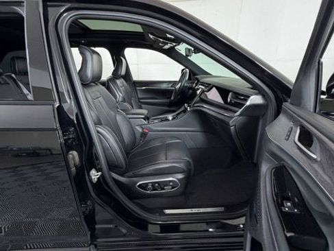 Used 2023 Jeep Grand Cherokee Overland w/ Adv Protech Group III image 5