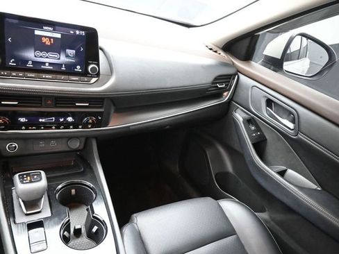 Used 2023 Nissan Rogue SV w/ SV Premium B Package image 29