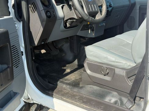 Used 2016 Ford F250 XL w/ Power Equipment Group RWD image 14