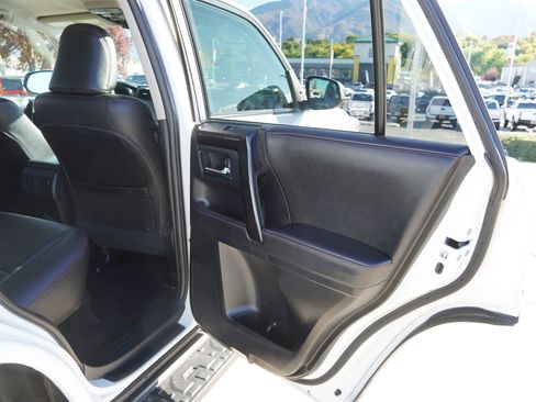 Certified 2022 Toyota 4Runner TRD Off-Road Premium image 25