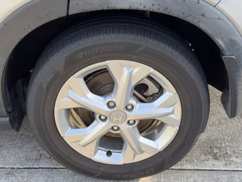 Used 2024 Honda HR-V LX image 10