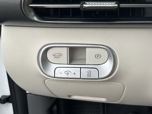 New 2026 Genesis GV60 RWD image 32