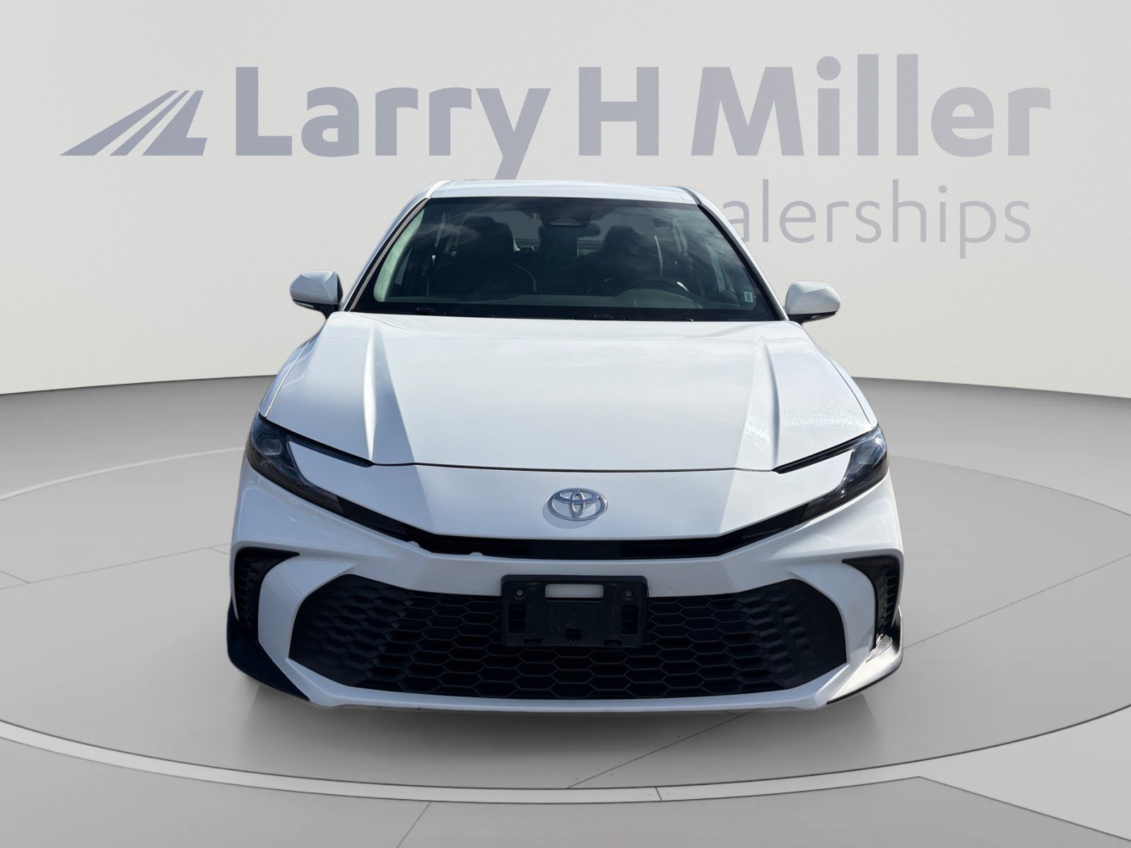 Certified 2025 Toyota Camry SE FWD image 8