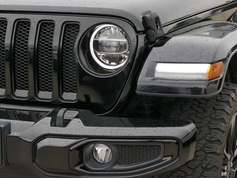 Used 2021 Jeep Wrangler Unlimited Sahara image 8