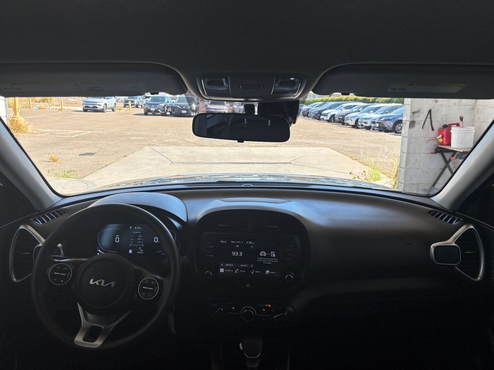 Used 2025 Kia Soul LX w/ LX Technology Package FWD image 30