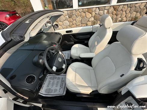 Used 2007 Volkswagen Beetle Triple White Edition FWD image 28