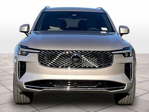 New 2026 Volvo XC90 B5 Plus w/ Protection Package image 5