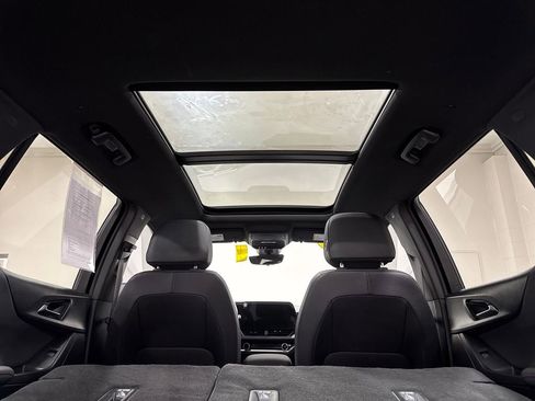 Used 2025 Chevrolet Equinox RS w/ Safety and Technology Package image 3