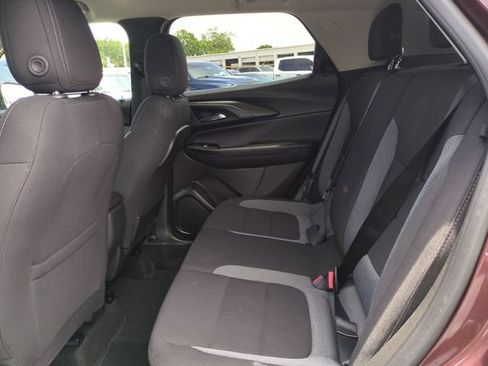 Used 2023 Chevrolet TrailBlazer LT w/ Convenience Package FWD image 16