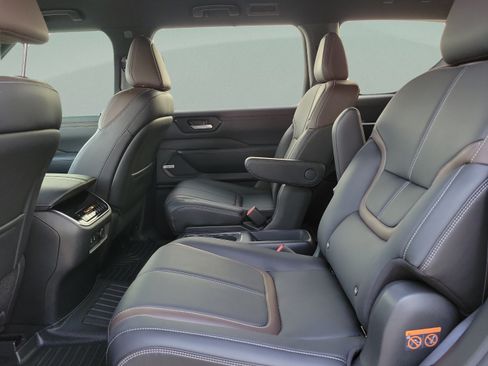 Used 2026 Nissan Armada SL w/ Captain's Chari Seat Package RWD image 7