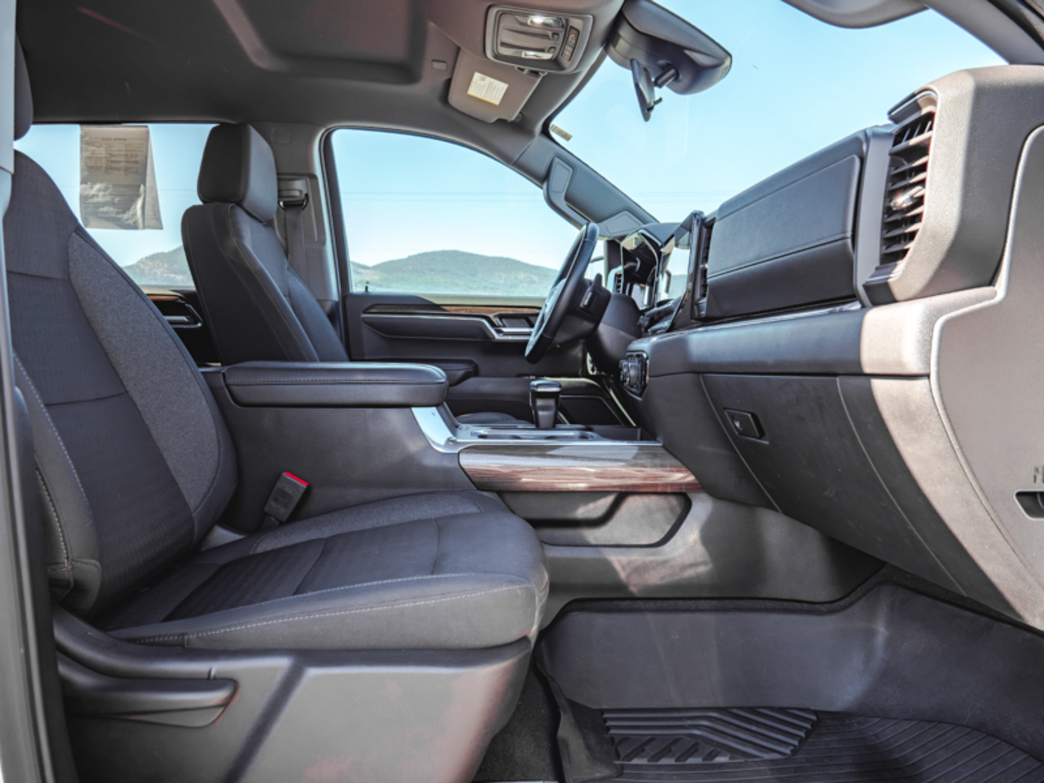 Used 2024 Chevrolet Silverado 1500 RST w/ Z71 Off-Road Package AWD/4WD image 19