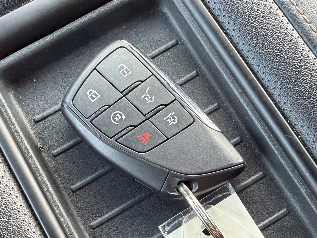 Used 2023 GMC Yukon XL AT4 w/ AT4 Premium Package AWD/4WD image 31