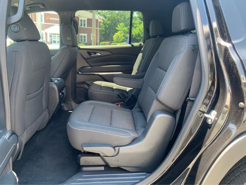 Used 2024 Chevrolet Traverse LT AWD/4WD image 24