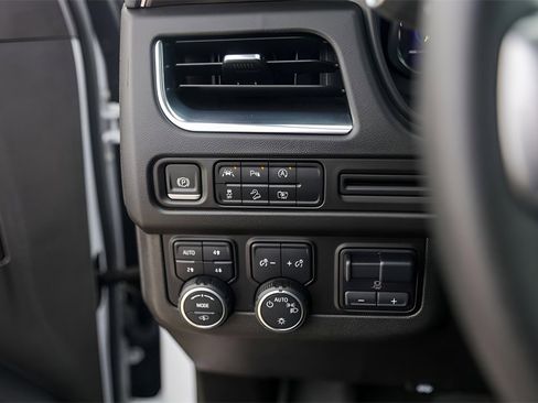 Used 2024 Chevrolet Tahoe Z71 w/ Off-Road Capability Package image 18