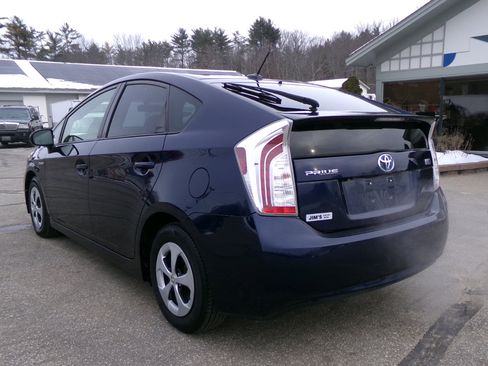 Used 2014 Toyota Prius Three image 3