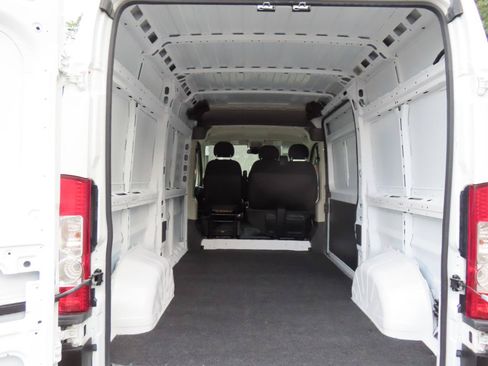 Used 2017 RAM ProMaster 2500 FWD image 16