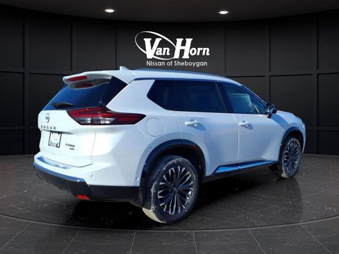 New 2026 Nissan Rogue Platinum w/ Tech Package AWD/4WD image 3