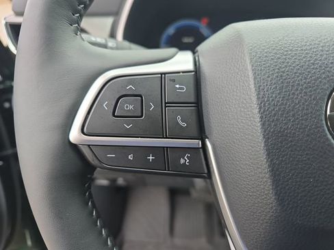 Used 2025 Toyota Highlander Limited image 18
